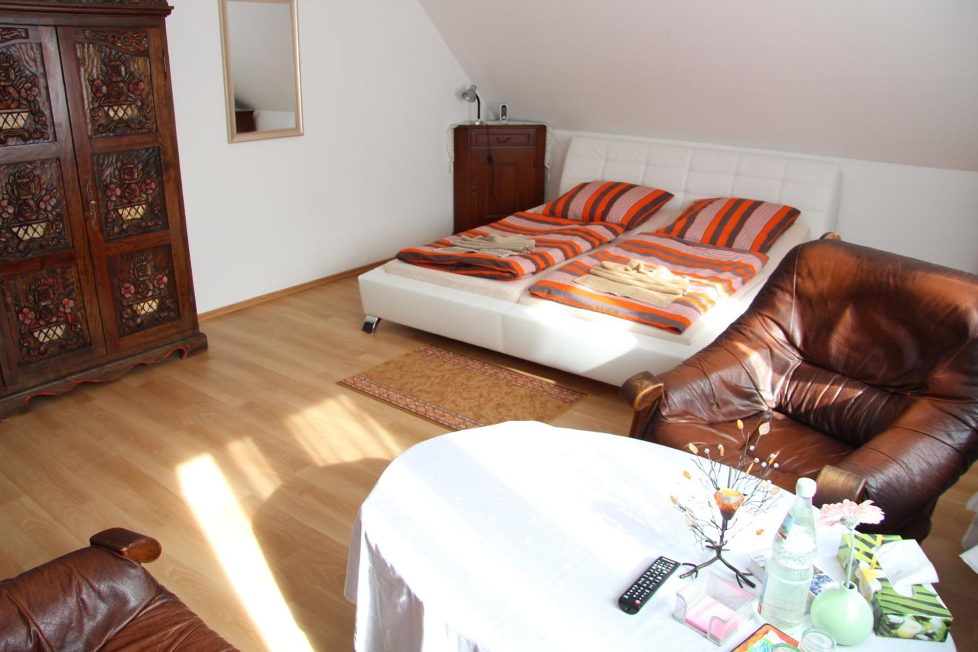 Hotel Am Schloss Neuenstein Værelse billede